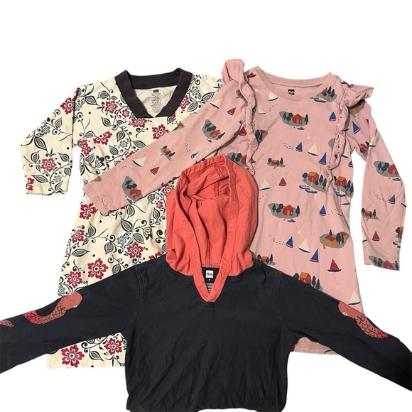 TEA COLLECTION ~ Bundle/Lot of Two Girls Dresses and One Long Sleeve Hooded Tee - Picture 3 of 13